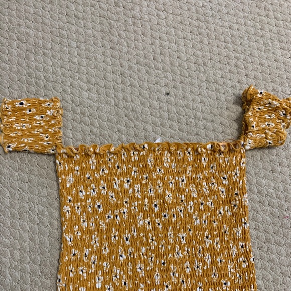 Floral Print Off-The-Shoulder - Picture 2 of 5